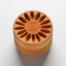 SCL-108 Lrg. Round Stamp - Sunflower, 4cm