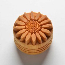 SCL-109 Lrg. Round Stamp - Sunflower, 4cm