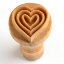 SCM-038 Med. Round Stamp - Triple Heart, 2.5cm