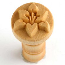 SCM-049 Med. Round Stamp - Daylily, 2.5cm