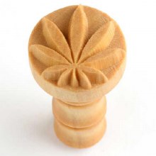 SCM-058 Med. Round Stamp - Hemp Leaf, 2.5cm