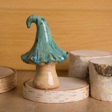 Additional picture of MB1622 - Curly Mushroom     4"L x 4"W x 6"H