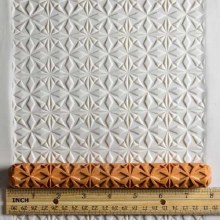 LHR-023 Long Hand Roller - Quilt Pattern, 20cm