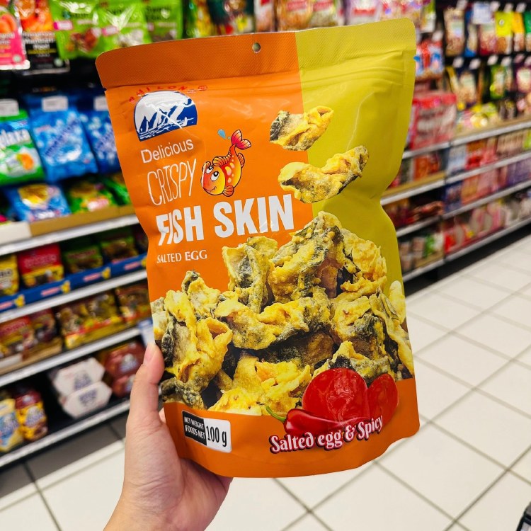 PHILONG CRISPY FISH SKIN SALTED EGG & SPICY 100G