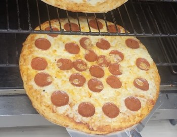 Pepperoni Pizza Entera, Large