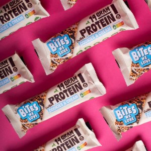 Additional picture of Bites We Love Crispy Cookies & Cream Protein Bar - 50g