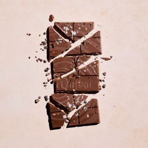 Additional picture of Ombar Raw Chocolate Bar - Salt & Nibs (70g)