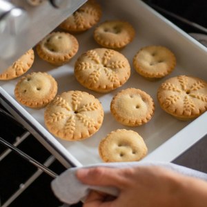Additional picture of Walkers Mince Pies x 6 - 372g