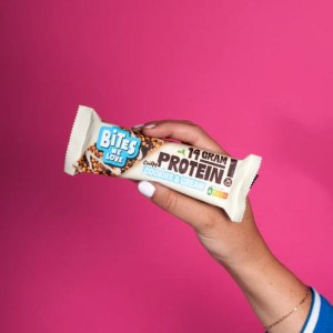 Additional picture of Bites We Love Crispy Cookies & Cream Protein Bar - 50g