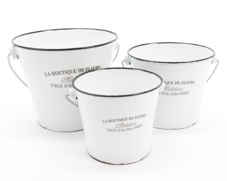 enamel bucket with handle