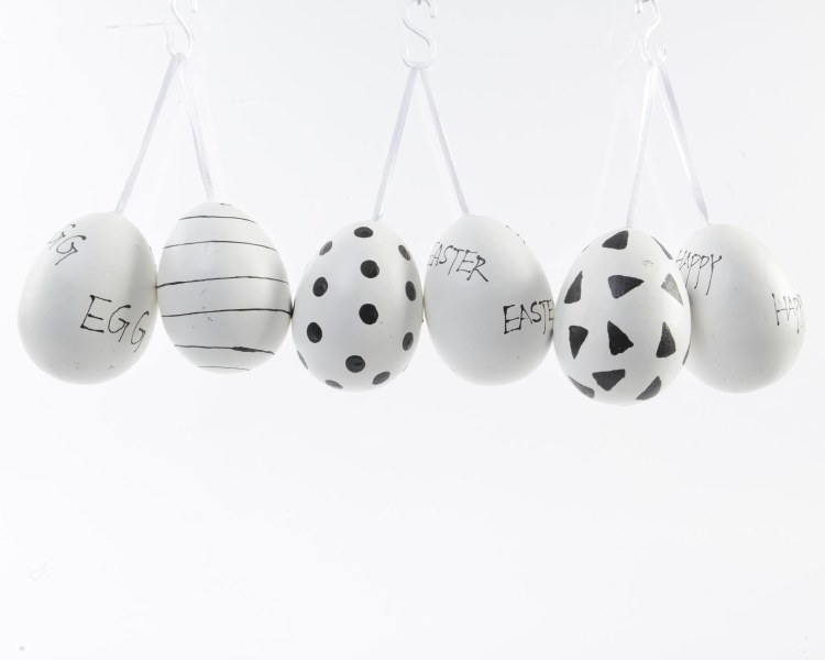 Foam Egg with Hanger Assorted x3 (9cm)