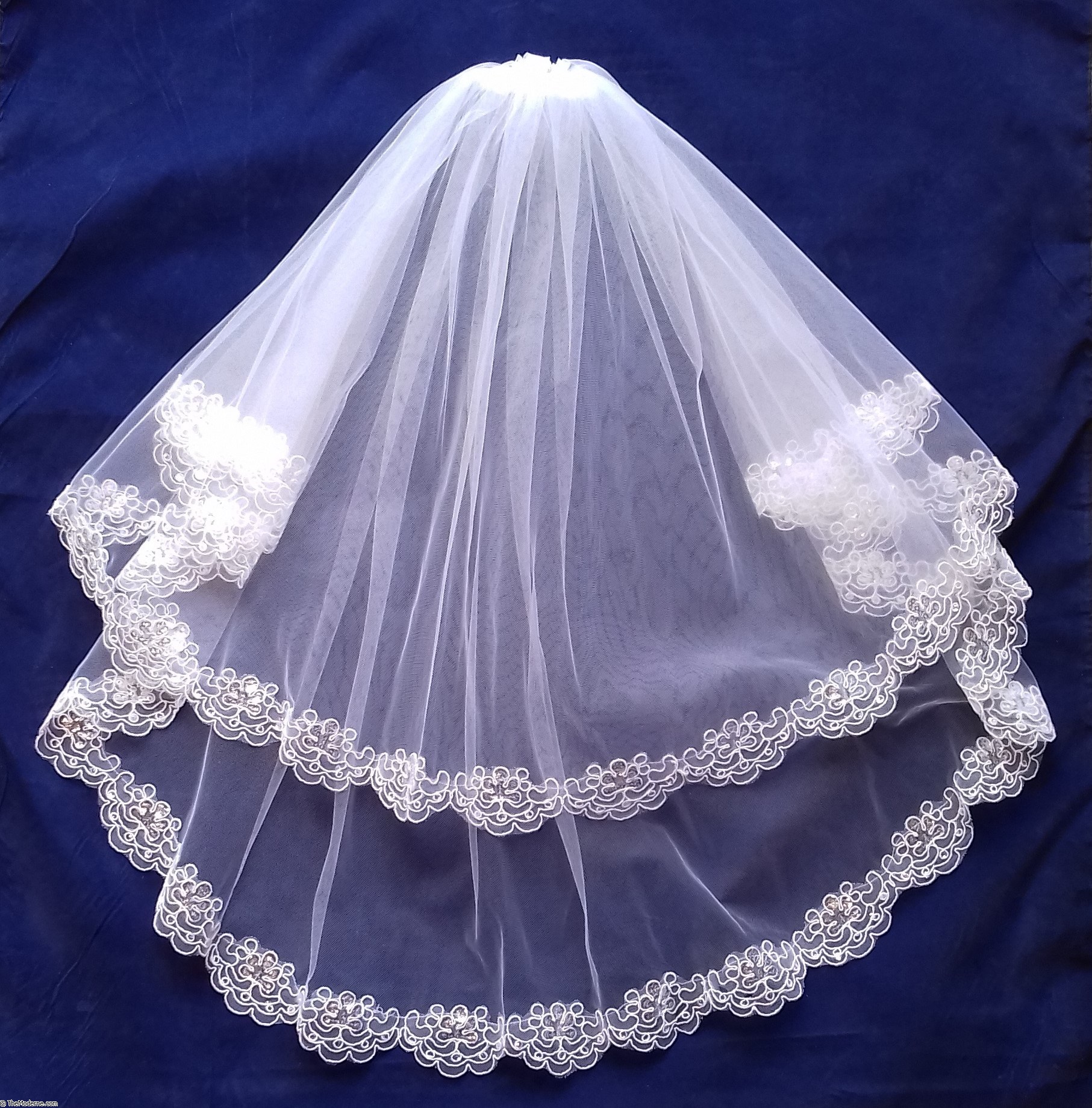 moderne communion dresses