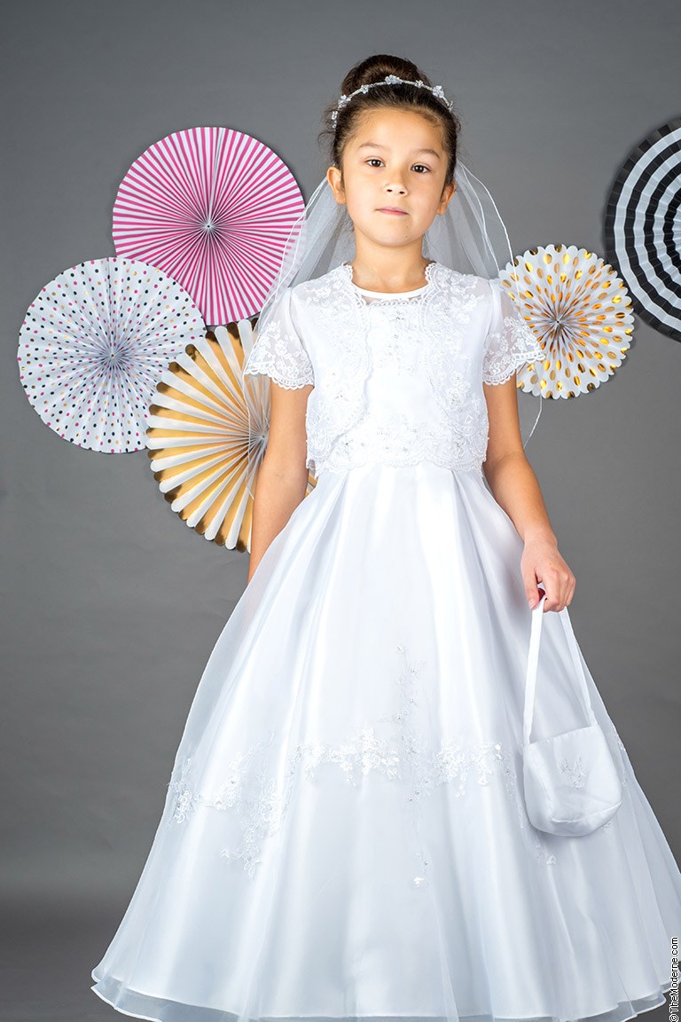 moderne communion dresses