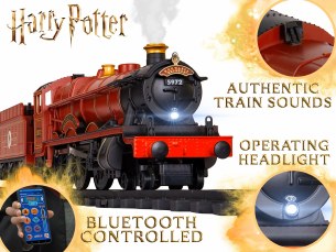 HOGWARTS PASSENGER TRAIN SET