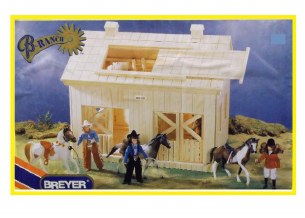 BREYER B-RANCH WOOD BARN