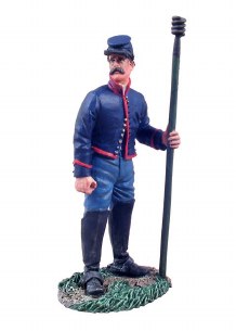 ARTILLERY CREWMAN HOLDING