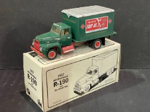 1/34 1957 INTERNATIONAL R-190
