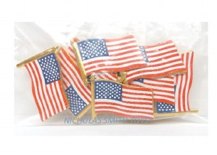 BAG 8 OF BRASS USA FLAGS