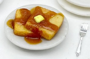 FRENCH TOAST ON A PLATE