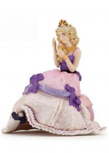 PRINCESS SITTING COMBING HAIR