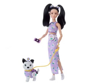 BARBIE TWINNING WITH DOG