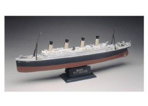 1/570 RMS TITANIC PLASTIC