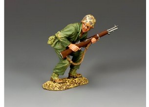 CROUCHING MARINE