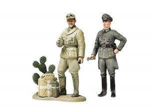 1/35 WWII WEHMACHT OFFICER &