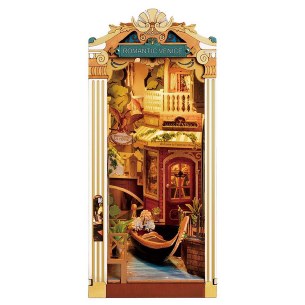 Book Nook: Venice
