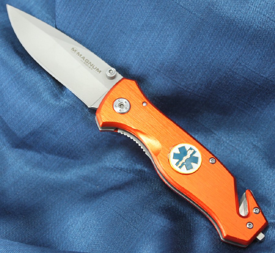 Boker Magnum Medic New Graham Knives