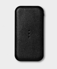 Additional picture of Courant: Carry Wireless Portable Charger