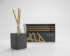 Additional picture of Everlasting Candle Co: Metal Candles in Gold
