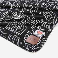 Additional picture of Keith Haring: "84" Fleece Blanket