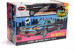 1966 Batmobile w/Catwoman & Penguin Figures 1/25