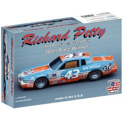 1/24 Richard Petty 1984 Pontiac Grand Prix 200 Race Winner Model Kit