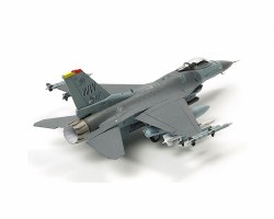 Tamiya 1/72 F-16 CJ Fighting Flacon Model Kit w/ Equipment