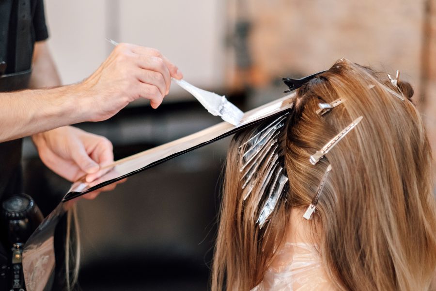 The Ultimate Guide to Succeeding as a Freelance Hair Stylist
