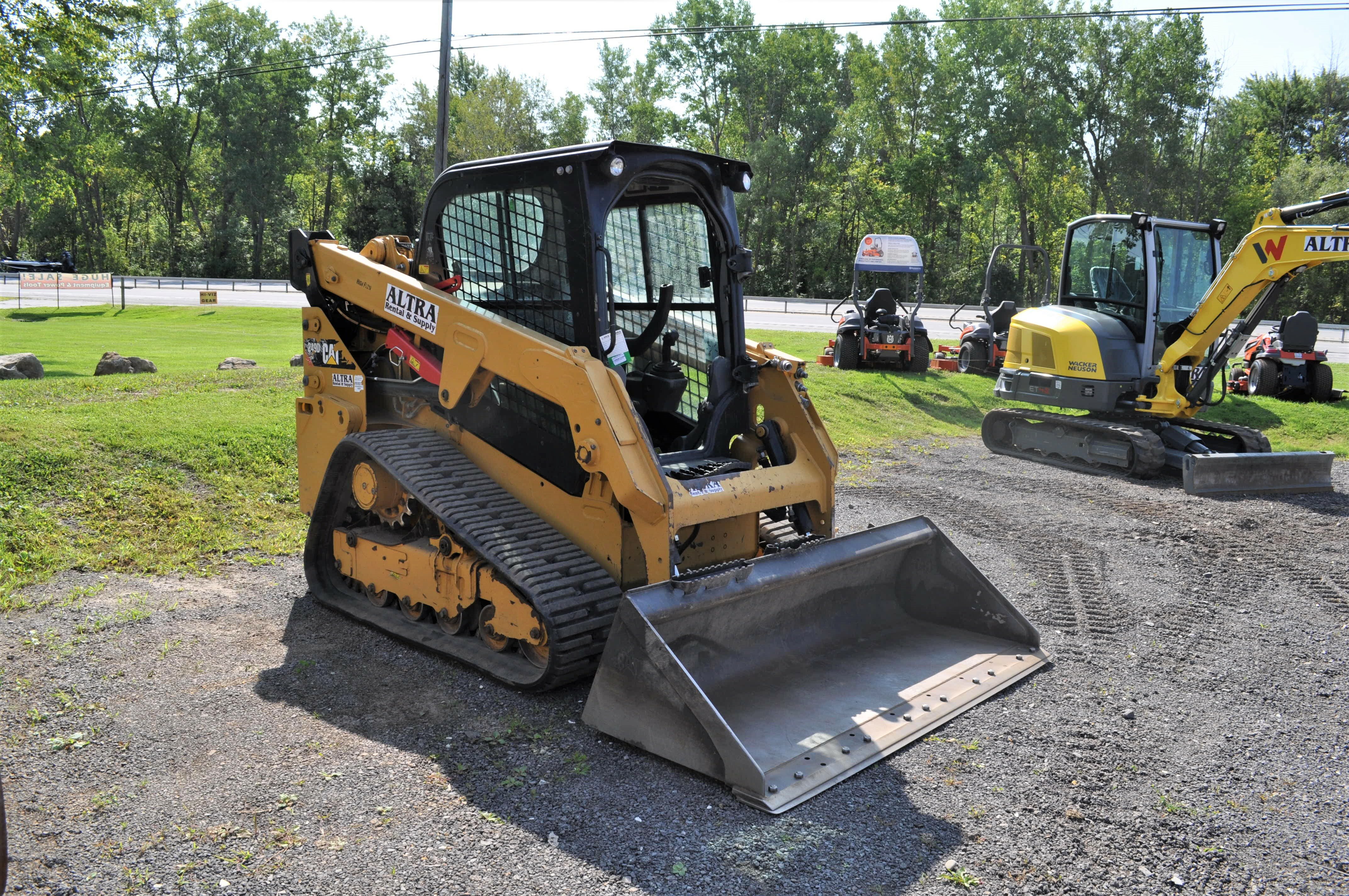 https://www.altrarental.com/Used_Equipment/249D-3354.JPG