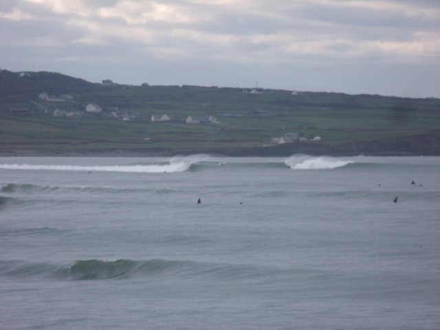 Big waves on the southern reefs with lots of surfers out